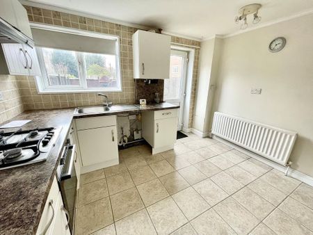 3 bedroom terraced house to rent - Photo 5