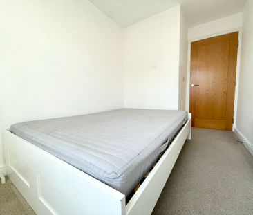 2 Bedroom - Photo 4