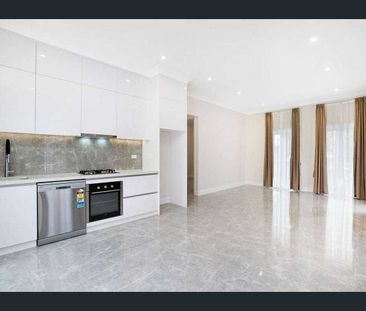 Modern 2-Bedroom Granny House for Lease with Separate Entrance - Photo 2