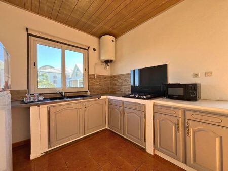 Location Maison 5 pièces 86m² ST PIERRE 97410 - Photo 3