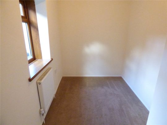 Claremont Street, Cleckheaton, West Yorkshire, BD19 - Photo 1