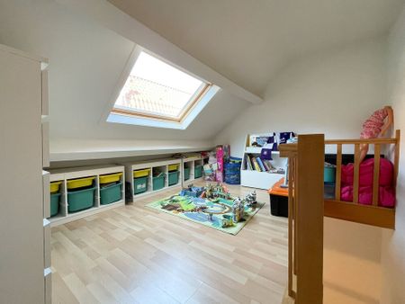 Gerenoveerde bemeubelde 2-slaapkamerwoning te huur in Gent - Photo 4