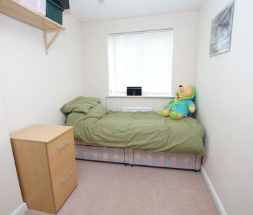 Wentworth Crescent, Bradford - Photo 3