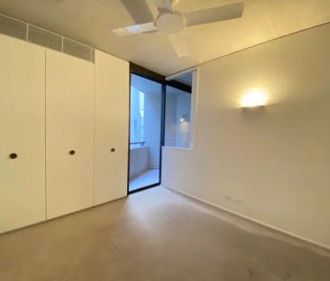 206/12 Hall Street,Bondi Beach,New South Wales 2026, Sydney - Photo 2