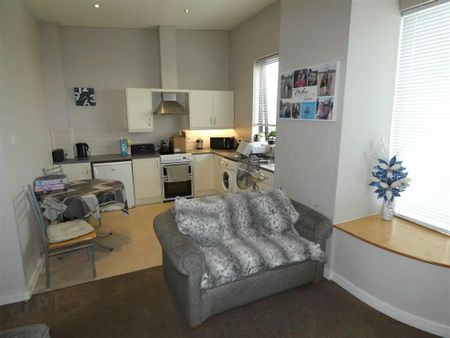 Skainos Square, 301 Skainos Apartments, Newtownards Road, Belfast, BT4 - Photo 5