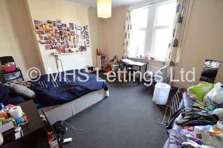 7 Bedroom Mid Terraced House for rent in Chestnut Avenue - Photo 4