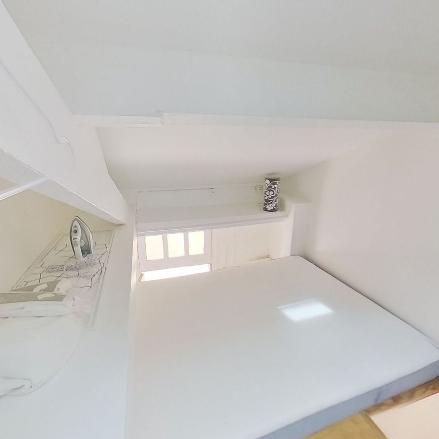 Location Appartement 1 pièce 12m² - Photo 1