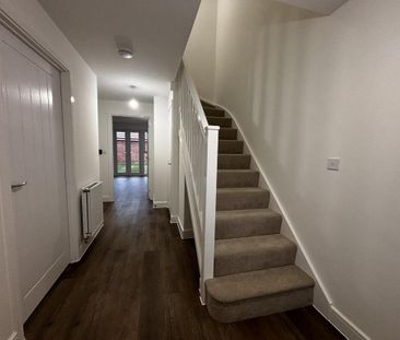 3 bedroom semi-detached house to rent - Photo 4