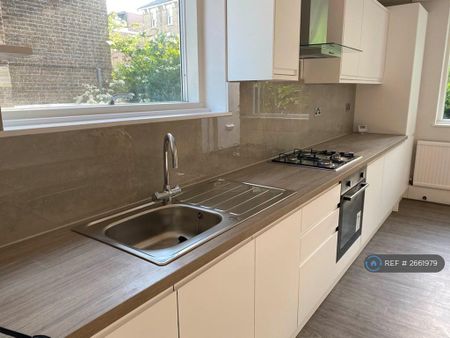 2 bedroom flat to rent - Photo 4