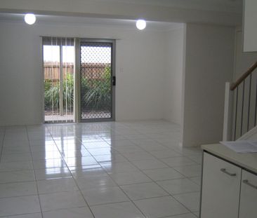 3 BEDROOM TOWNHOUSE FOR RENT - Photo 2