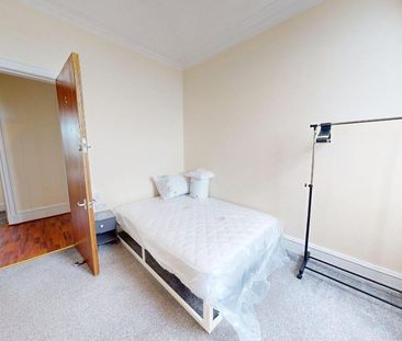 5 bedroom flat to rent - Photo 6