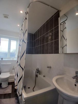 4 bedroom semi-detached house to rent - Photo 1