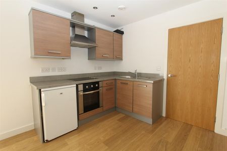 Waterloo Court, Leeds City Centre, LS10 1QN - Photo 2