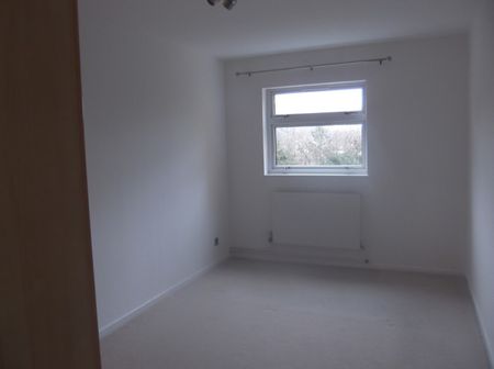 2 bedroom Apartment - Yarmouth Road, Stevenage - Photo 4