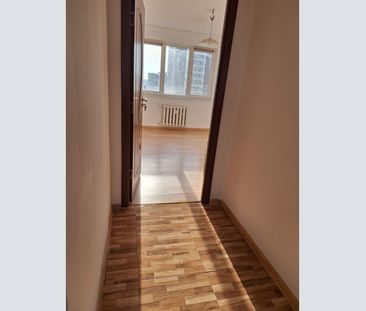 Calea Grivitei--Metrou Grivita,apartament 3 camere nemobilat/semimob - Photo 2