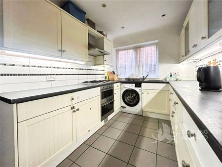 Manor Road, Guildford, Surrey, GU2 9NR - Photo 2