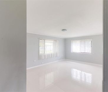 Stunning 3-Bedroom Gem with Two Parking Spaces – Newly & Luxuriousl... - Photo 4