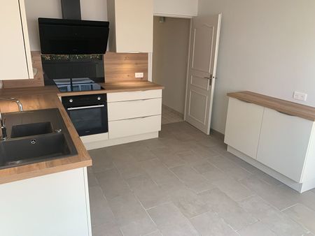 Location Maison 4 pièces 123m² - Photo 4