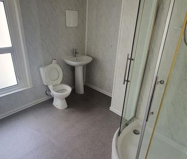 6 bedroom terraced house to rent - Photo 1