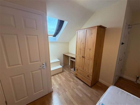 Apt 8 Fitzwilliam Square, off Rugby Avenue , Belfast, BT7 1JH - Photo 4