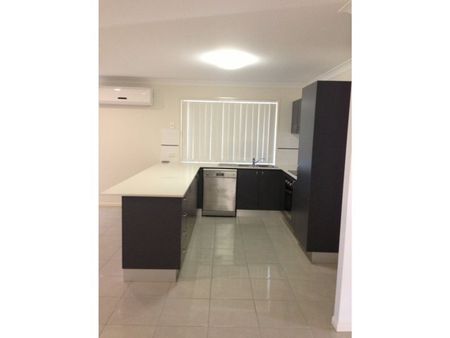 4 Bedroom Lowset Brick Home in Bucasia - Photo 4