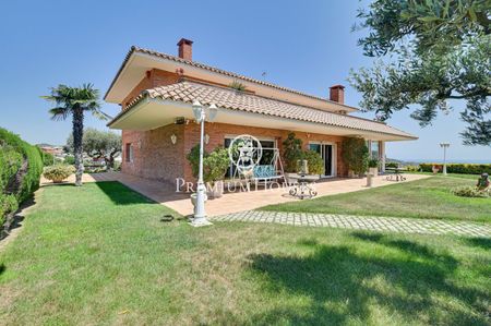 Casa en alquiler en Argentona. Comodidad y privacidad - Photo 4