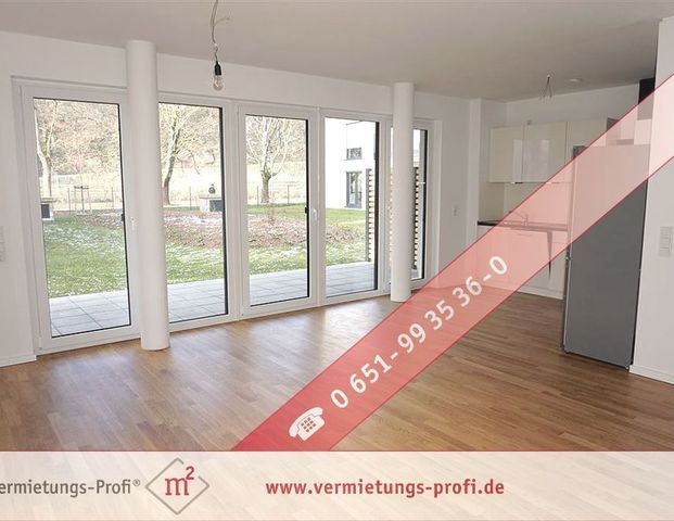 Moderne Erdgeschosswohnung mit Einbauküche und Terrasse! Mit direktem Blick auf die Mosel - Foto 1
