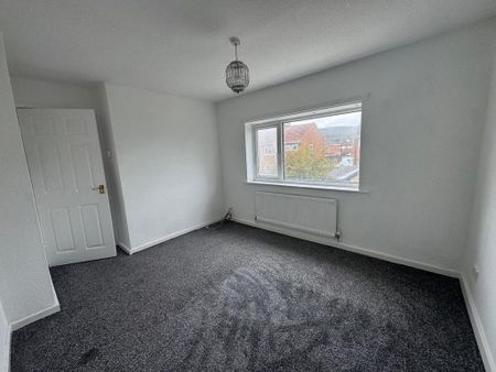 3 bedroom end of terrace house to rent - Photo 4