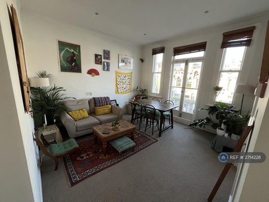 2 bedroom flat to rent - Photo 1