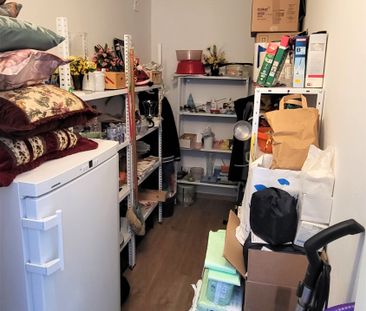 Erdgeschosswohnung mit Einbauküche und Terrasse! - Foto 1
