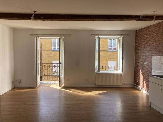 T3 AVEC PETIT BALCON - CENTRE PONTCHARRA - Photo 1