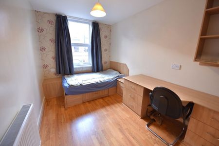 5 bedroom Flat in Mayville Road, Leeds - Photo 4