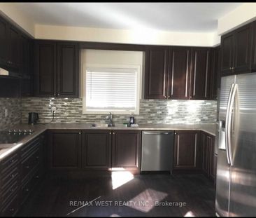 For Lease - 3052 Max Khan Boulevard, Oakville, Ontario - Photo 4