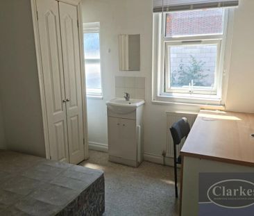 6 bedroom flat to rent - Photo 3