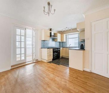 Whitworth Close, Gosport, PO12 - Photo 6