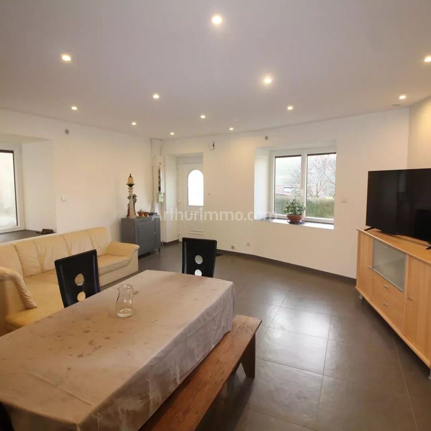 Location Maison de village 4 pièces 101 m2 à Marchamp - Photo 1