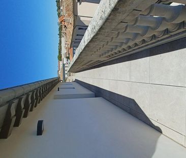 location Appartement T3 DE 61.67m² À NIMES - Photo 2