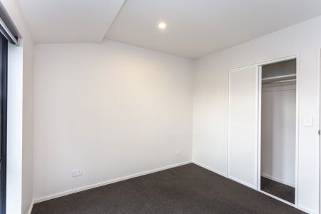 Lovely two bedroom townhouse – periodic tenancy. - Photo 3