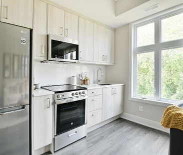 16 Champagne Avenue South - 404 - Photo 3