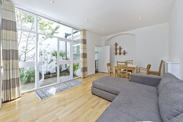 Cornwall Gardens, SW7 - Photo 1