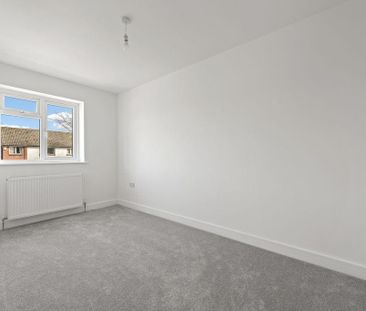 4 bedroom detached house to rent - Photo 2