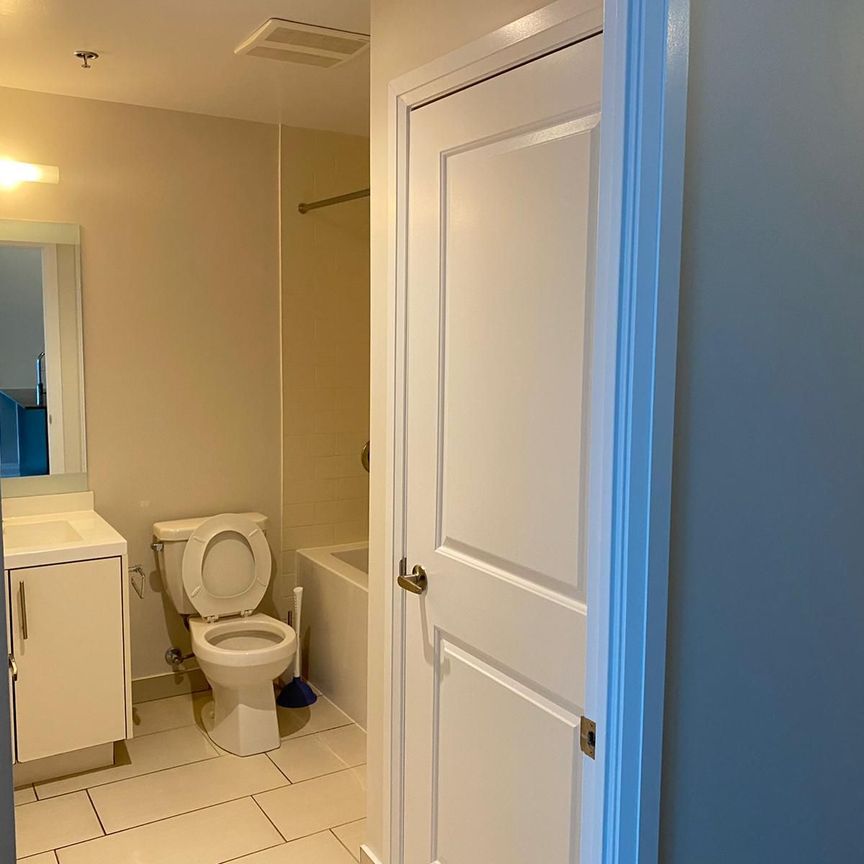 For Lease - 65 Speers Road Unit# 1204, Oakville, Ontario - Photo 1