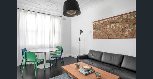 Furnished apartment in perfect beachside location - Photo 1