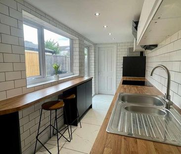 Thesiger Street // Bed // Student House // Jun, LN5 - Photo 6