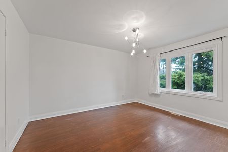 For Lease - 40 Scarboro Crescent, Toronto, Ontario - Photo 2