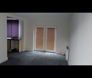 3 Bed Semi-Detached House, Carron Avenue, M9 - Photo 6