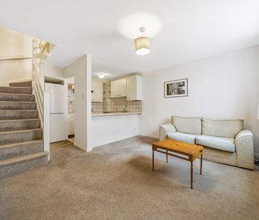 Rotherwood Close, Wimbledon, London, SW20 - Photo 2