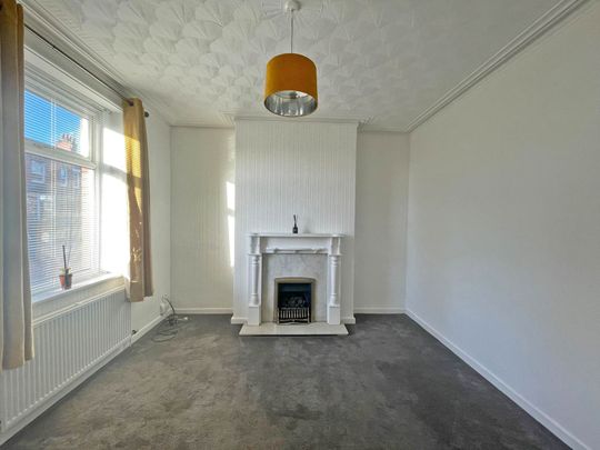 Middleton Road, Chadderton - Photo 1