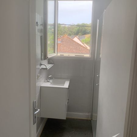 Location Appartement 3 pièces 64m² OBJAT 19130 - Photo 4