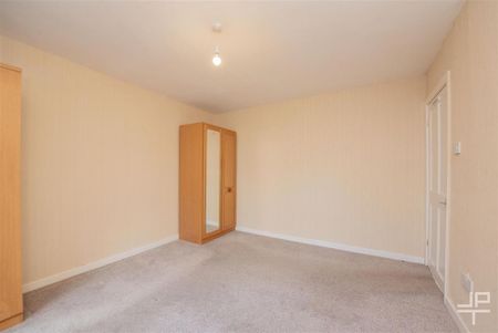 2 bedroom detached bungalow to rent - Photo 2
